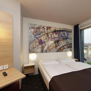 Camera standard con letto king size